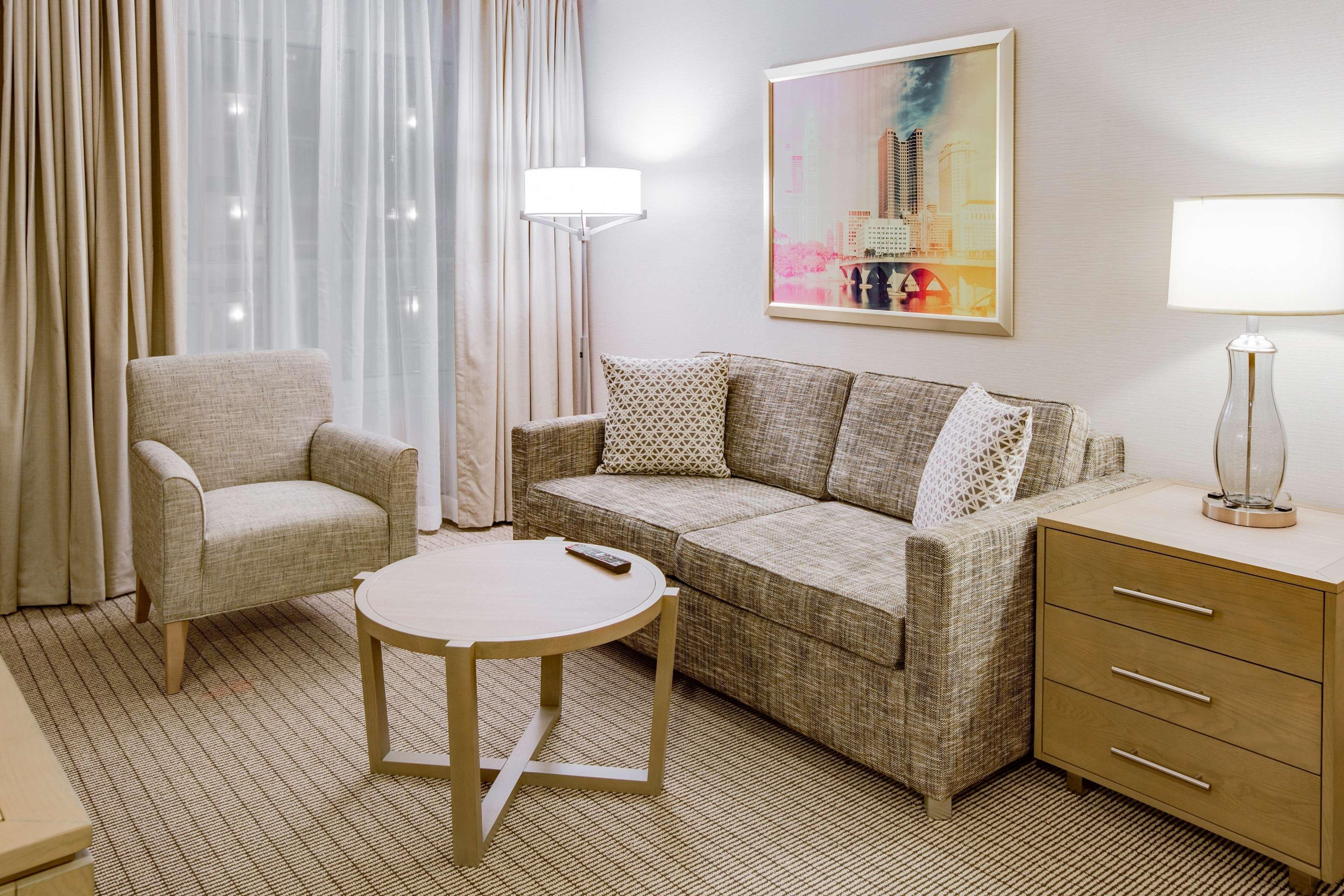 Embassy Suites By Hilton Columbus Dublin Bagian luar foto