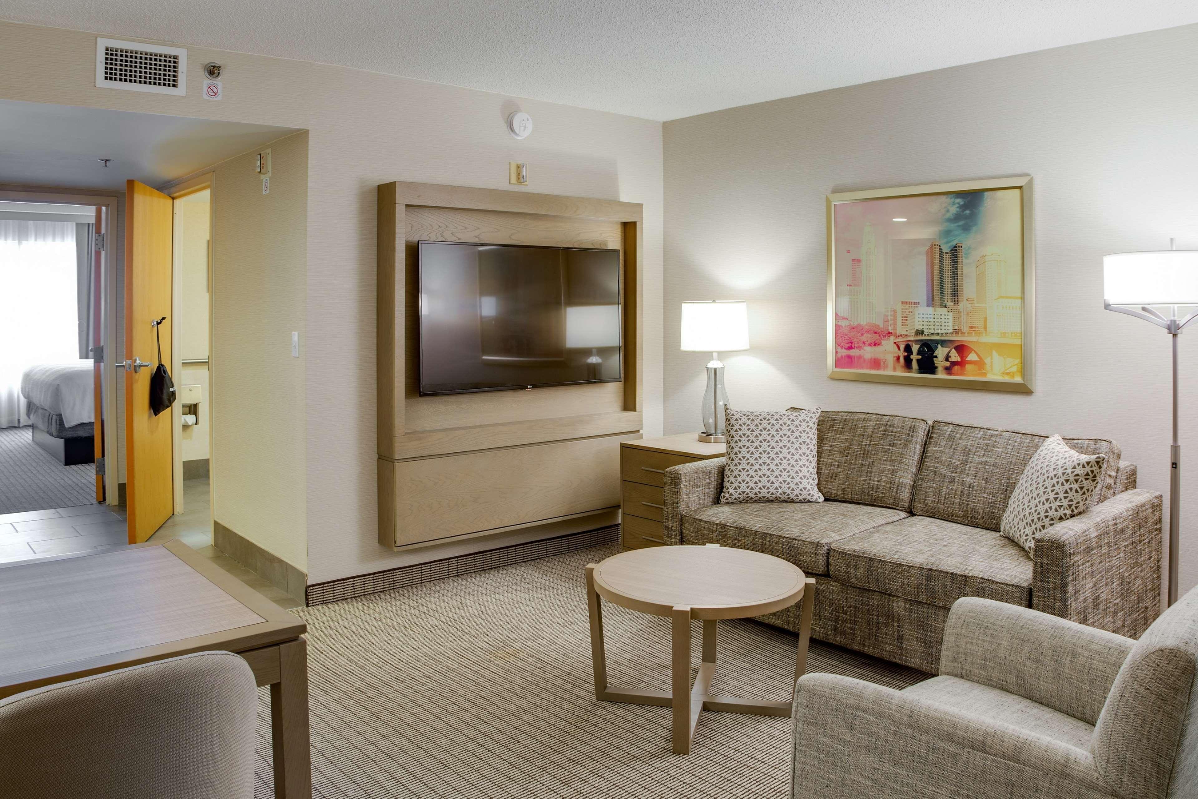 Embassy Suites By Hilton Columbus Dublin Bagian luar foto