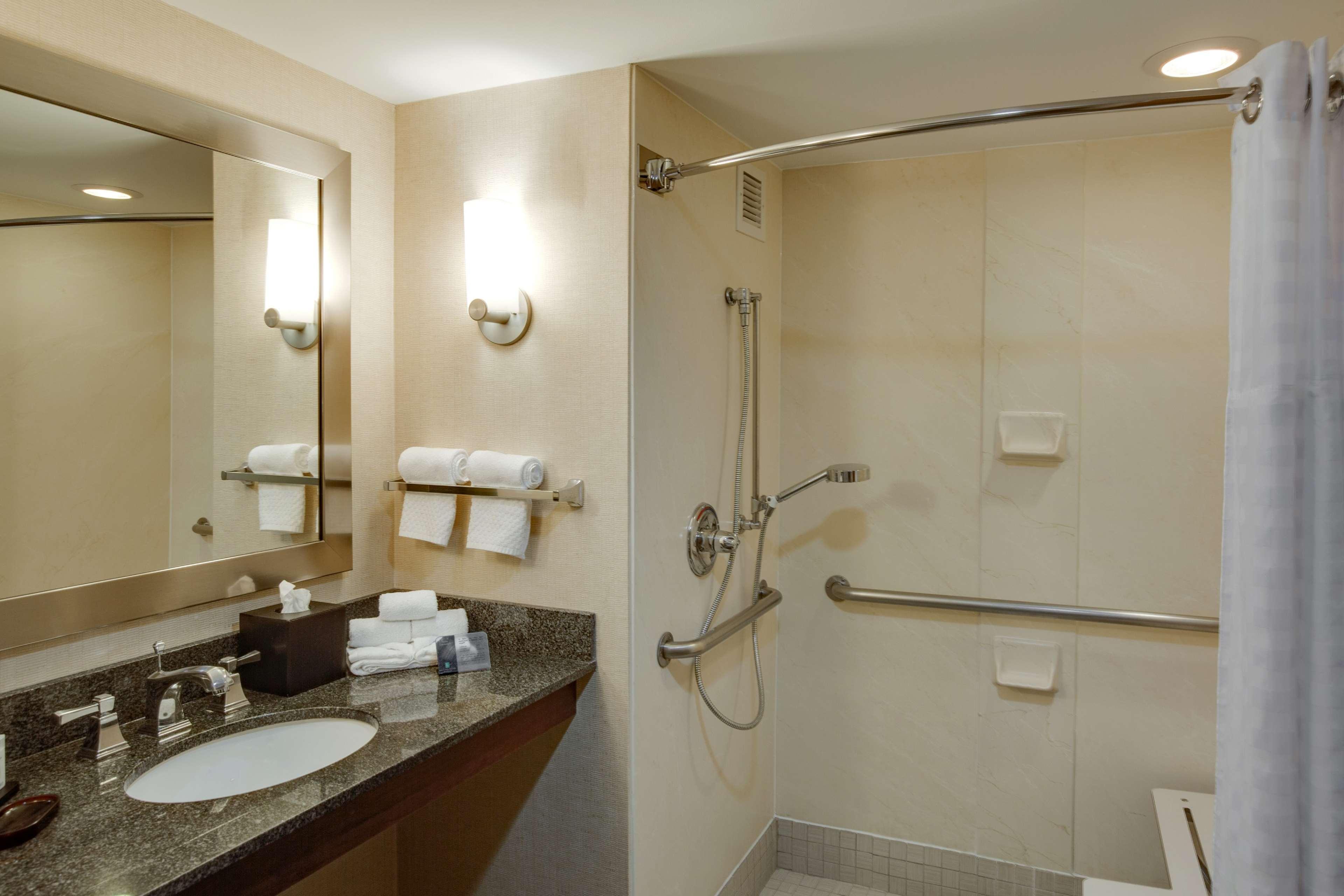 Embassy Suites By Hilton Columbus Dublin Bagian luar foto