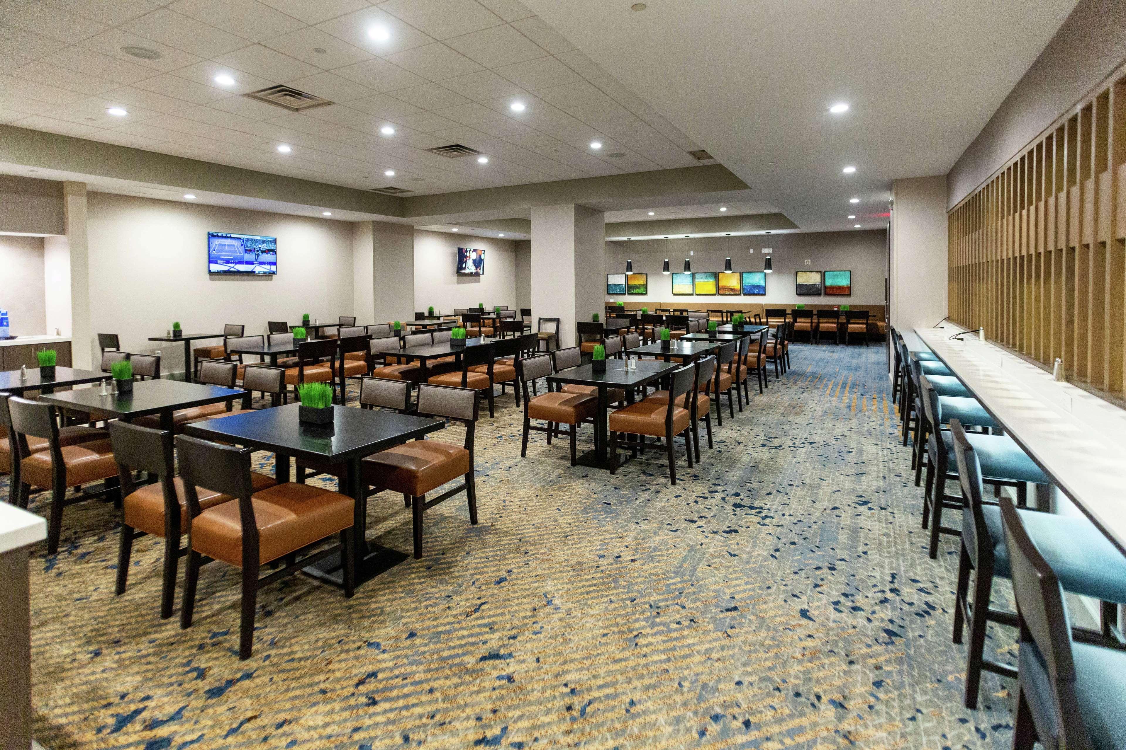 Embassy Suites By Hilton Columbus Dublin Bagian luar foto