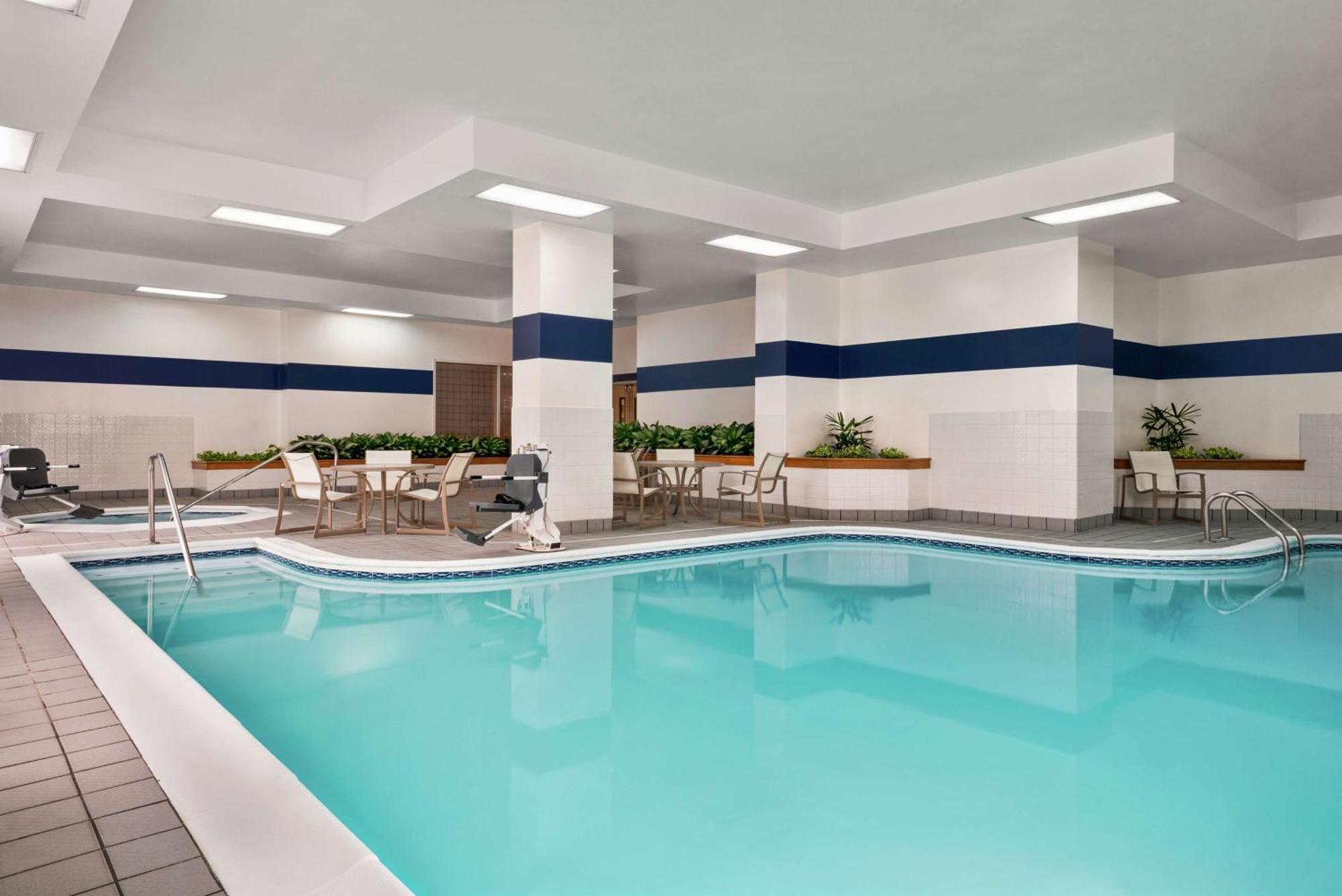 Embassy Suites By Hilton Columbus Dublin Bagian luar foto