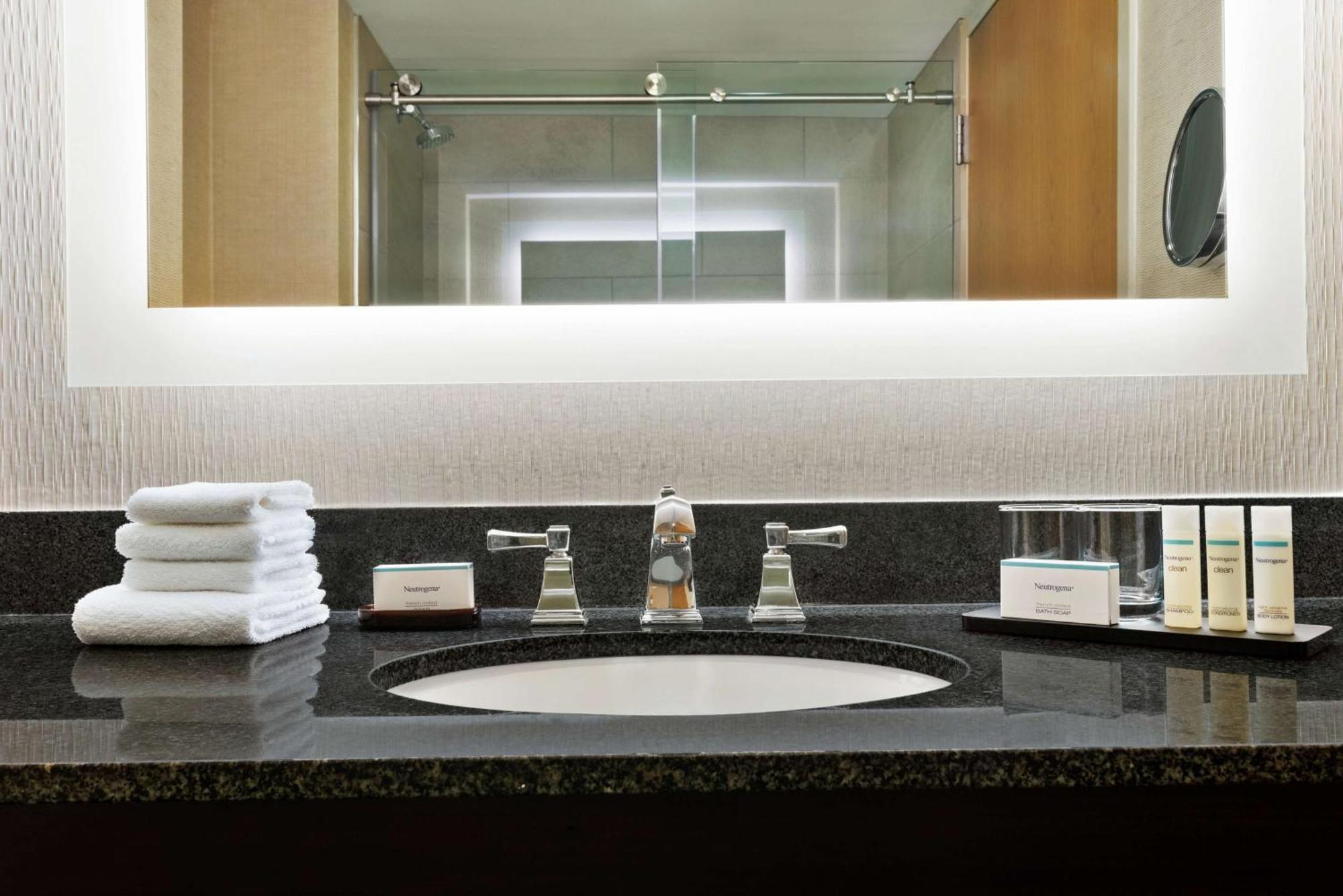 Embassy Suites By Hilton Columbus Dublin Bagian luar foto
