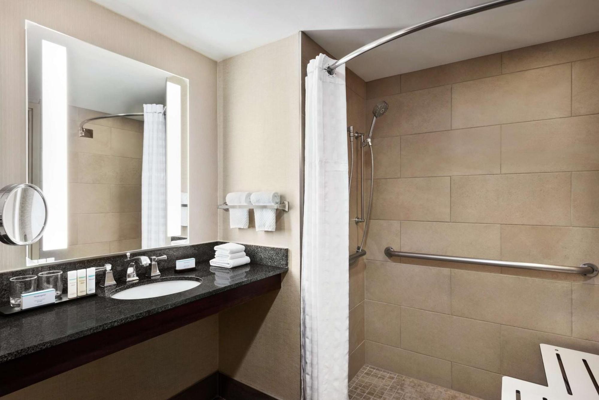 Embassy Suites By Hilton Columbus Dublin Bagian luar foto